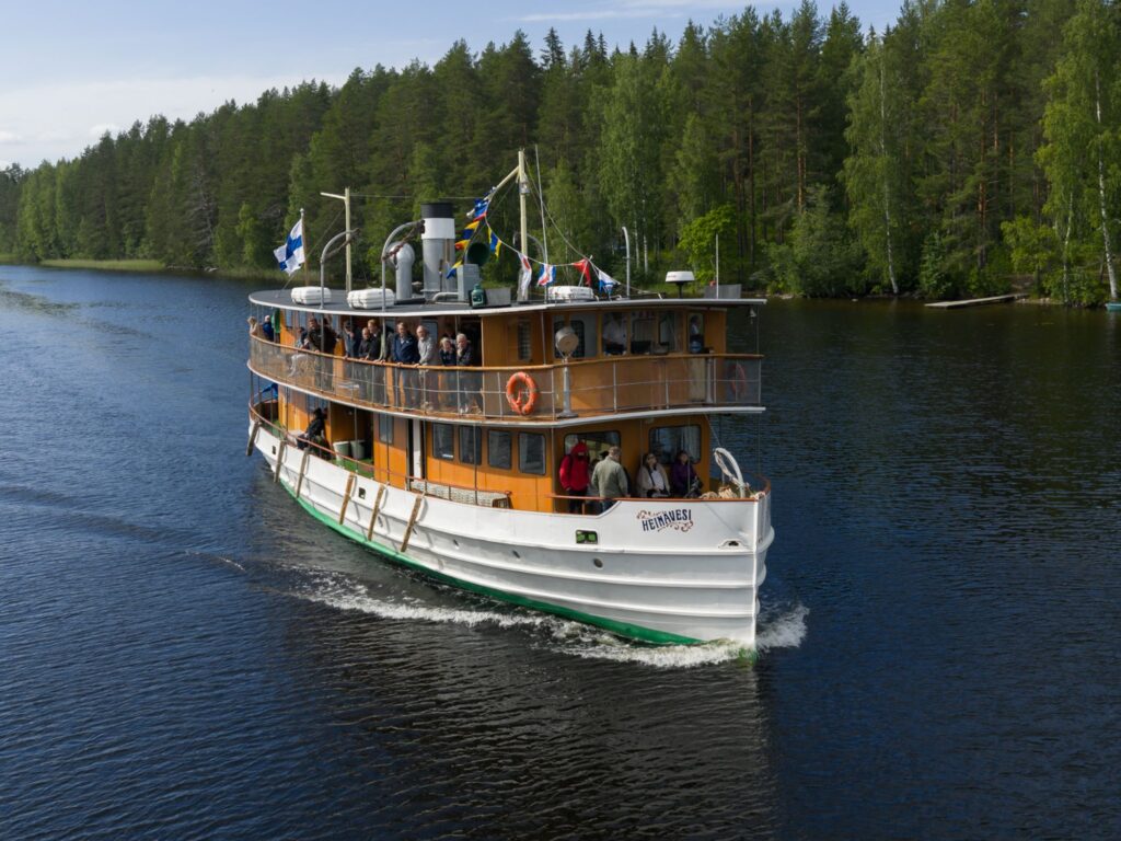 SS Heinävesi laiva kanavareitillä
